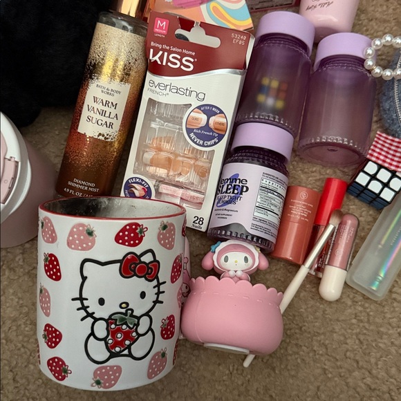 SALE! Cute Hello Kitty and Friends Collection - Picture 3 of 8